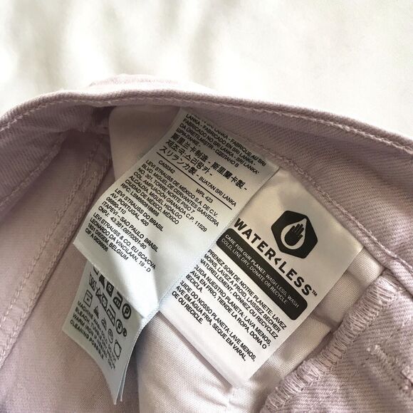 Levi's Chalky Lavender Frost Purple High Rise Ribcage Denim Raw Hem Shorts Sz 26 - Picture 7 of 12